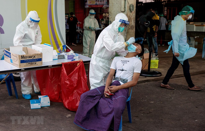 Tailandia realiza pruebas del COVID-19 a más de 10 mil personas ante rebrote ảnh 1 Tailandia realiza pruebas del COVID-19 a más de 10 mil personas ante rebrote ảnh 1