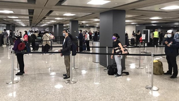 Repatrían a casi 360 ciudadanos vietnamitas desde Estados Unidos ảnh 2 Repatrían a casi 360 ciudadanos vietnamitas desde Estados Unidos ảnh 2