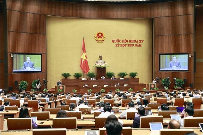 Parlamento de Vietnam cierra segundo día de trabajo del quinto período de sesiones ảnh 1