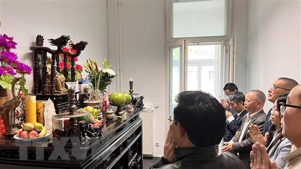 Conmemoran 133° aniversario de natalicio del Presidente Ho Chi Minh en el extranjero ảnh 1 Conmemoran 133° aniversario de natalicio del Presidente Ho Chi Minh en el extranjero ảnh 1