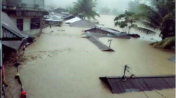 Malasia: Intensas lluvias afectan a miles de personas ảnh 1 Malasia: Intensas lluvias afectan a miles de personas ảnh 1