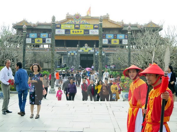 Thua Thien-Hue fija meta de atraer a 3,5 millones de turistas en 2017 ảnh 1 Thua Thien-Hue fija meta de atraer a 3,5 millones de turistas en 2017 ảnh 1