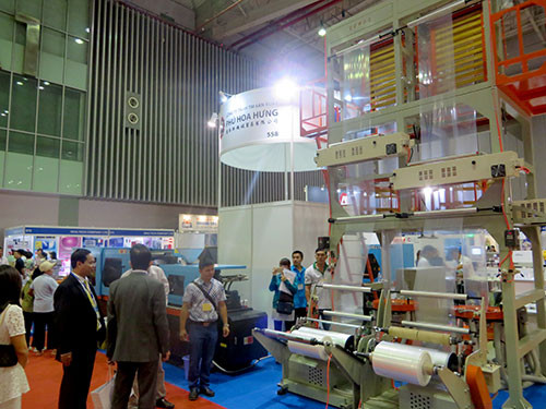 Efectúan exposición internacional de plástico y caucho 2015 ảnh 1