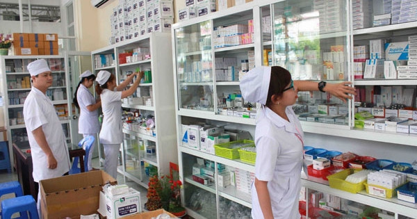 Institucionalizan Resolución para asegurar medicamentos y equipos médicos en Vietnam ảnh 1