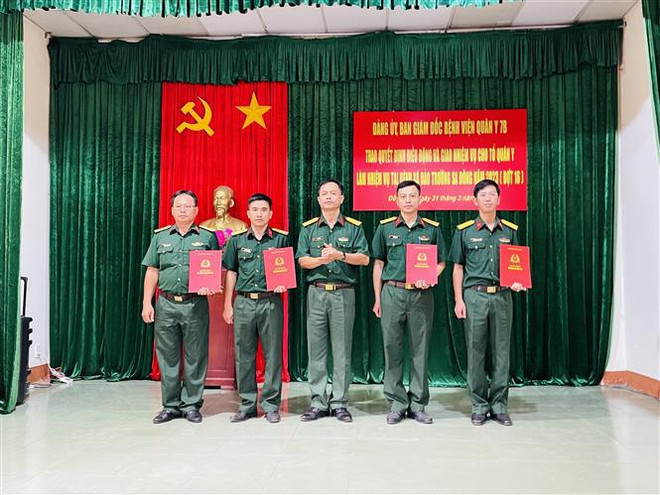 Médicos militares de la provincia de Dong Nai desplegados para trabajar en Truong Sa ảnh 1