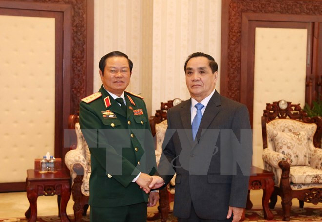 Alaba premier laosiano efectiva cooperación militar con Vietnam ảnh 1 Alaba premier laosiano efectiva cooperación militar con Vietnam ảnh 1
