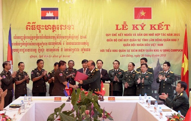 Provincias vietnamita y cambodiana impulsan cooperación militar ảnh 1 Provincias vietnamita y cambodiana impulsan cooperación militar ảnh 1