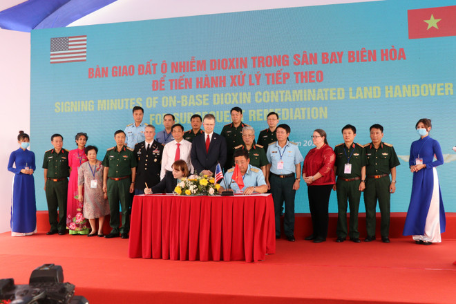 Avanza proyecto de neutralización de dioxina en aeropuerto vietnamita ảnh 2 Avanza proyecto de neutralización de dioxina en aeropuerto vietnamita ảnh 2