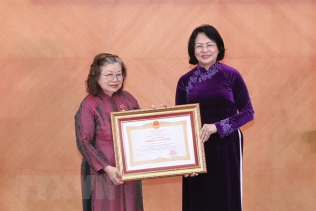 Entregan título de Héroe del Trabajo para científica de investigación de vacunas ảnh 1 Entregan título de Héroe del Trabajo para científica de investigación de vacunas ảnh 1