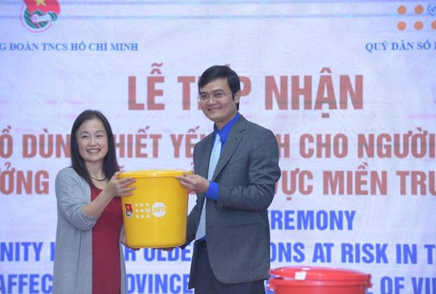 UNFPA ayuda a ancianos en provincias vietnamitas afectadas por inundaciones ảnh 1 UNFPA ayuda a ancianos en provincias vietnamitas afectadas por inundaciones ảnh 1