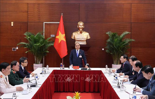 Primer ministro de Vietnam insta a tomar medidas más oportunas y audaces contra el COVID-19 ảnh 1 Primer ministro de Vietnam insta a tomar medidas más oportunas y audaces contra el COVID-19 ảnh 1