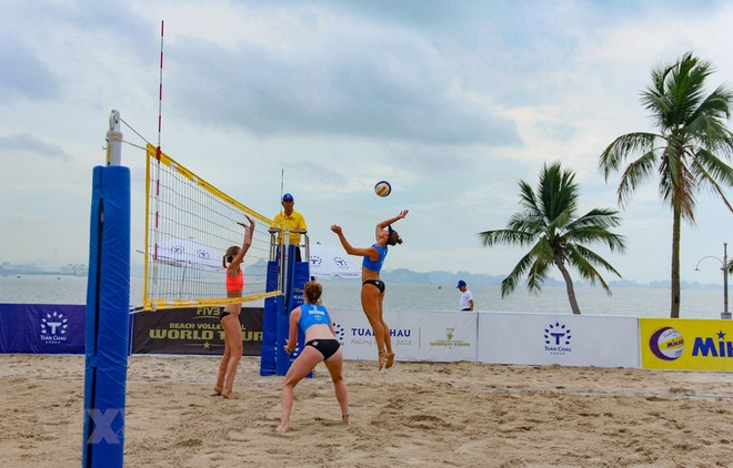 [Fotos] Inician en Ha Long Torneo Femenino Mundial de Voleibol de Playa ảnh 3