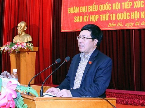 Mantiene viceprimer ministro vietnamita contactos con votantes en Quang Ninh ảnh 1