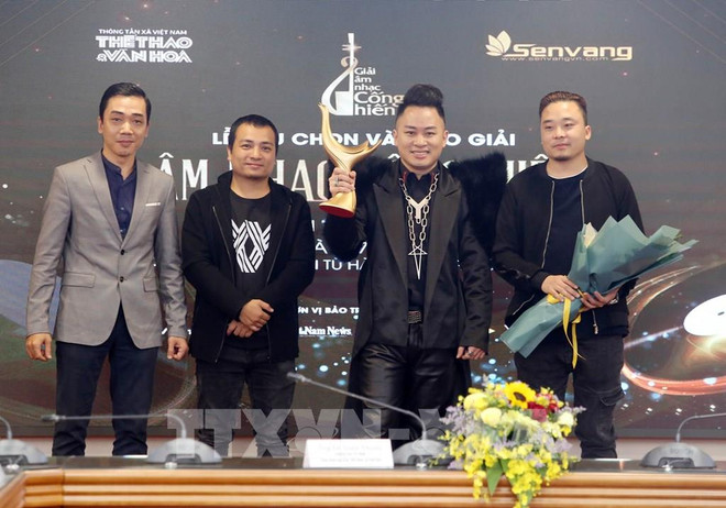 Premios “Cong hien” de VNA reconocen a los artistas vietnamitas más dedicados a la música ảnh 2