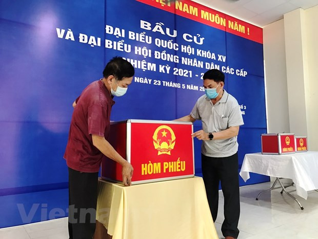 Elecciones parlamentarias 2021: Votantes vietnamitas eligen a personas talentosas para el país ảnh 2 Elecciones parlamentarias 2021: Votantes vietnamitas eligen a personas talentosas para el país ảnh 2
