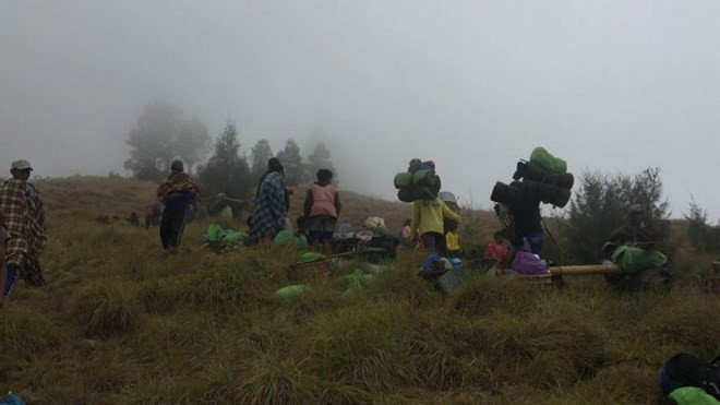 Indonesia trabaja para liberar a cientos de senderistas atrapados por terremoto ảnh 1 Indonesia trabaja para liberar a cientos de senderistas atrapados por terremoto ảnh 1