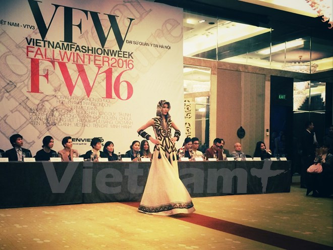 Semana de moda otoño – invierno Vietnam presentará materiales valiosos de Japón ảnh 2