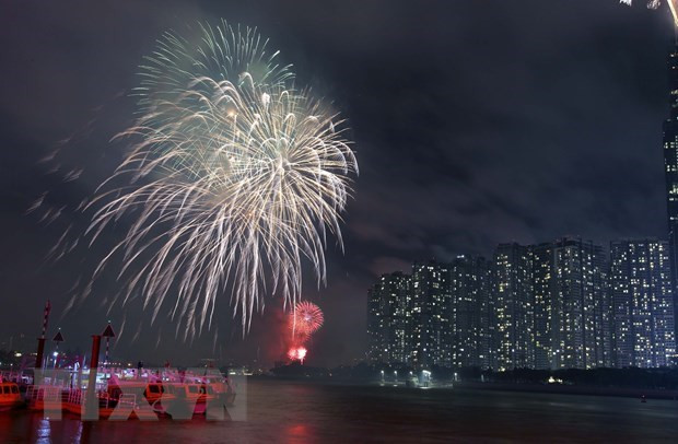 Efectuarán en ciudad Ho Chi Minh espectáculos de fuegos artificiales por el Tet 2020 ảnh 1