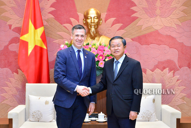 Vicepresidente del Parlamento vietnamita recibe a la delegación estadounidense ảnh 1 Vicepresidente del Parlamento vietnamita recibe a la delegación estadounidense ảnh 1