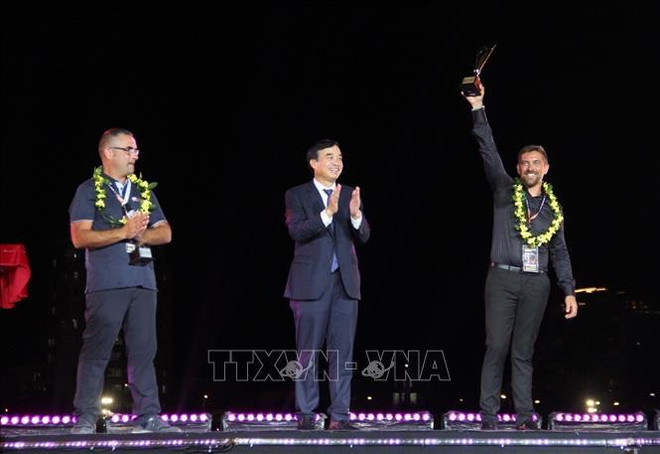 Equipo francés gana el Festival Internacional de Fuegos Artificiales de Da Nang 2023 ảnh 5