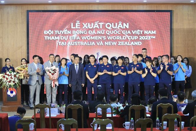 Selección femenina de fútbol de Vietnam parte hacia Copa Mundial 2023 ảnh 3