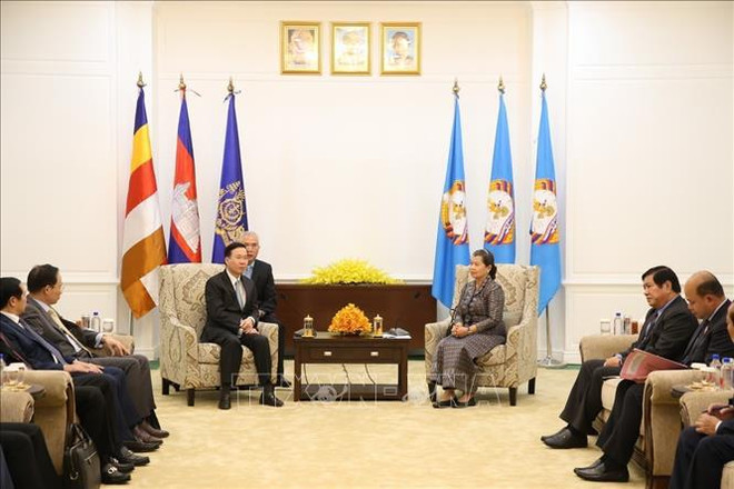 Dirigente partidista vietnamita realiza visita oficial a Camboya ảnh 2 Dirigente partidista vietnamita realiza visita oficial a Camboya ảnh 2