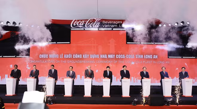 Coca-Cola inicia construcción de su mayor planta en Vietnam ảnh 1