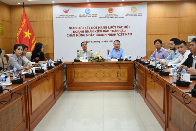 Fortalecen lazos entre empresas vietnamitas dentro y fuera del país ảnh 1  Fortalecen lazos entre empresas vietnamitas dentro y fuera del país ảnh 1