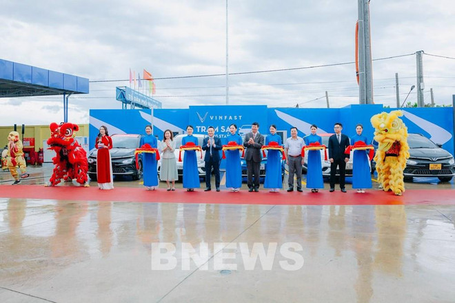 VinFast y Petrolimex lanzan servicio de carga de vehículos eléctricos ảnh 1 VinFast y Petrolimex lanzan servicio de carga de vehículos eléctricos ảnh 1