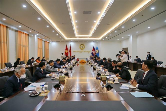 Dirigente partidista de Vietnam visita Camboya ảnh 2 Dirigente partidista de Vietnam visita Camboya ảnh 2