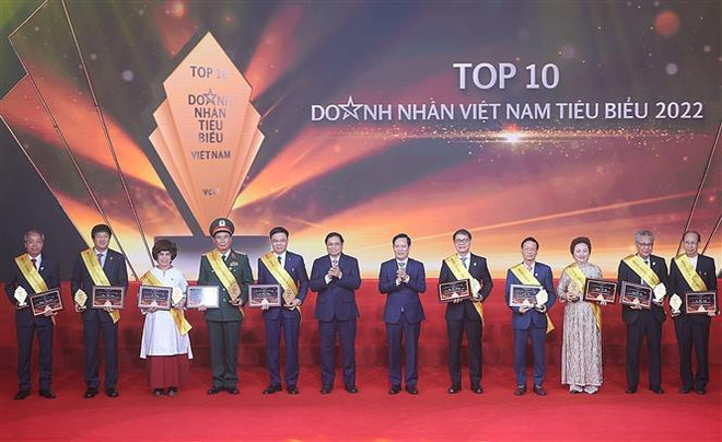 Gobierno vietnamita respalda desarrollo de comunidad empresarial, afirma premier ảnh 2 Gobierno vietnamita respalda desarrollo de comunidad empresarial, afirma premier ảnh 2