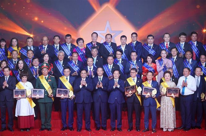 Gobierno vietnamita respalda desarrollo de comunidad empresarial, afirma premier ảnh 3 Gobierno vietnamita respalda desarrollo de comunidad empresarial, afirma premier ảnh 3