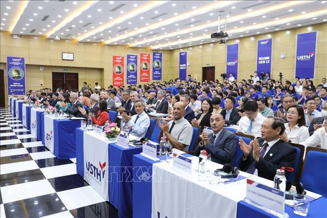 Vicepresidenta de Vietnam participa en acto de comienzo de año académico de USTH ảnh 2 Vicepresidenta de Vietnam participa en acto de comienzo de año académico de USTH ảnh 2