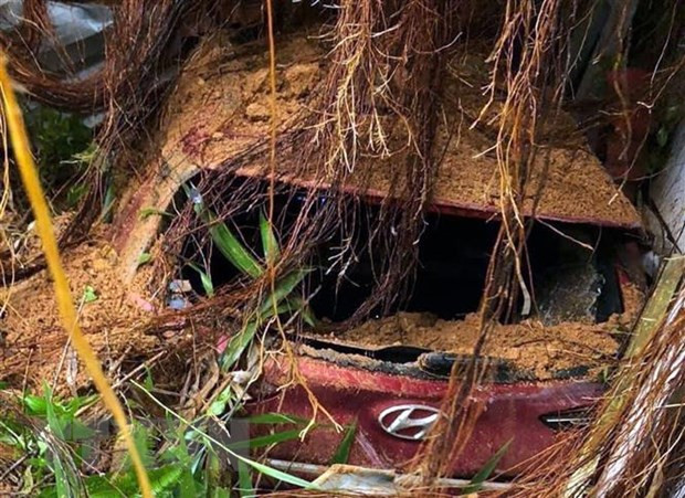 Encontraron cuerpos de cuatro víctimas en derrumbe en Lam Dong ảnh 1