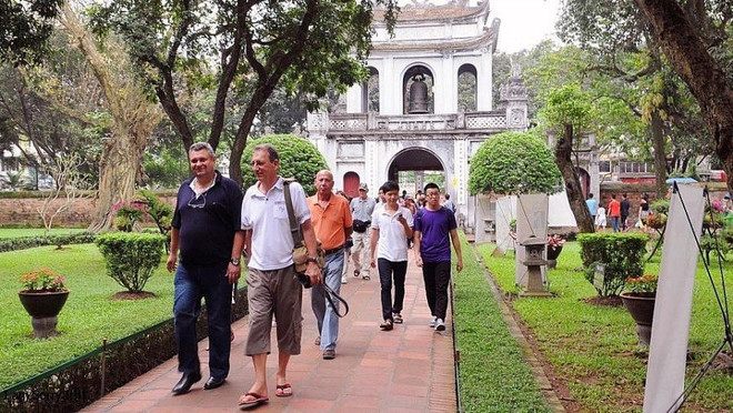 Asciende ingreso por ventas minoristas de bienes y servicios en Vietnam ảnh 2 Asciende ingreso por ventas minoristas de bienes y servicios en Vietnam ảnh 2