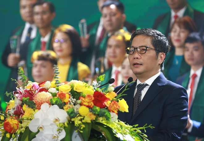 Honran a jóvenes empresarios emprendedores sobresalientes de Vietnam ảnh 2