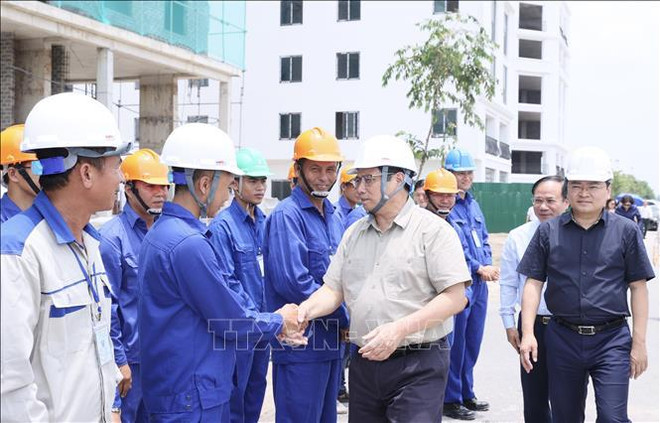 Premier realiza visita de trabajo a provincia norteña de Bac Ninh ảnh 4 Premier realiza visita de trabajo a provincia norteña de Bac Ninh ảnh 4