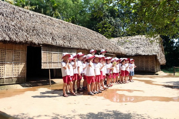 Aumentan número de visitantes a zona de reliquias Kim Lien ảnh 1