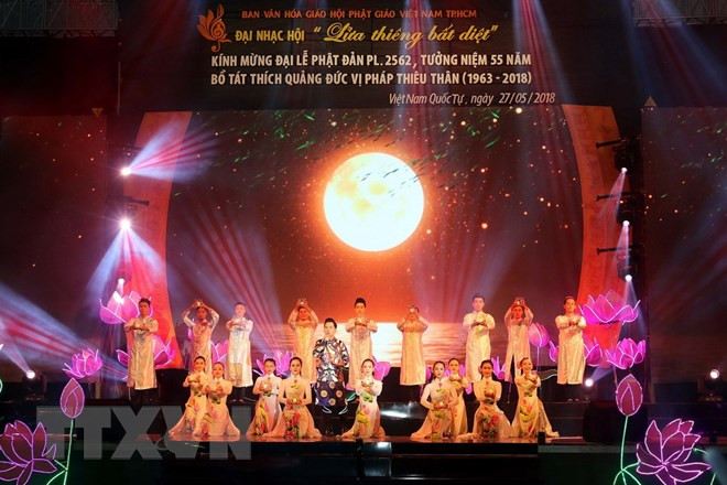 Celebran programa musical en Ciudad Ho Chi Minh por Día de Vesak 2562 ảnh 1 Celebran programa musical en Ciudad Ho Chi Minh por Día de Vesak 2562 ảnh 1