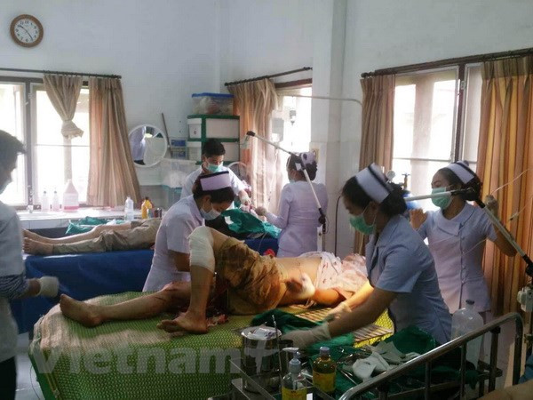 Al menos 12 vietnamitas resultan heridos en un accidente de tránsito en Laos ảnh 1 Al menos 12 vietnamitas resultan heridos en un accidente de tránsito en Laos ảnh 1
