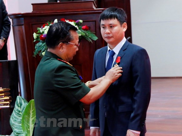 Laos entrega Orden de Trabajo a empresa mixta con Vietnam ảnh 1 Laos entrega Orden de Trabajo a empresa mixta con Vietnam ảnh 1