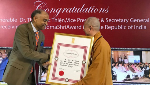 Venerable Thich Duc Thien, primer vietnamita condecorado con Padma Shri de la India ảnh 1