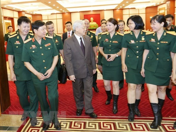 Máximo dirigente político de Vietnam dialoga con sindicalistas del Ejército ảnh 1 Máximo dirigente político de Vietnam dialoga con sindicalistas del Ejército ảnh 1
