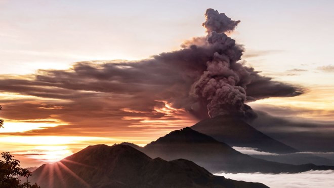 Indonesia: Alerta al máximo nivel en Bali por volcán Agung ảnh 1 Indonesia: Alerta al máximo nivel en Bali por volcán Agung ảnh 1