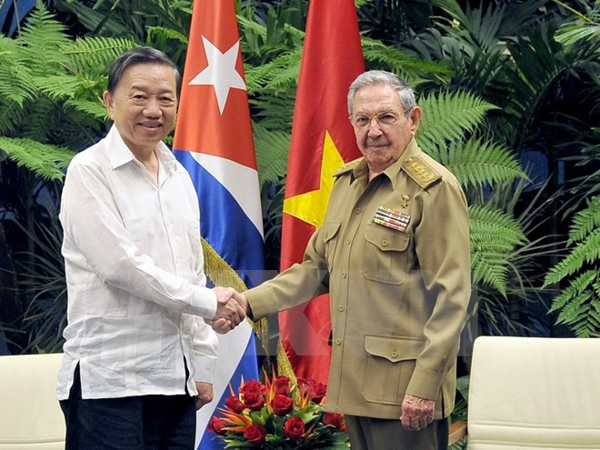 Vietnam y Cuba patentizan determinación de impulsar lazos en seguridad y defensa ảnh 1 Vietnam y Cuba patentizan determinación de impulsar lazos en seguridad y defensa ảnh 1