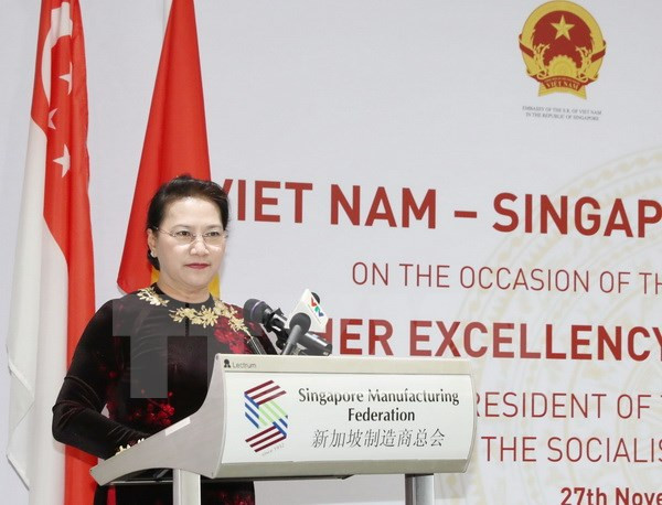 Presidenta del Parlamento vietnamita asiste a Diálogo empresarial Vietnam-Singapur ảnh 1 Presidenta del Parlamento vietnamita asiste a Diálogo empresarial Vietnam-Singapur ảnh 1