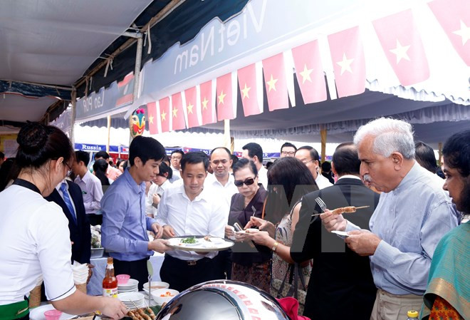 Productos vietnamitas acaparan especial atención del público en Food Expo en Kiev ảnh 1 Productos vietnamitas acaparan especial atención del público en Food Expo en Kiev ảnh 1