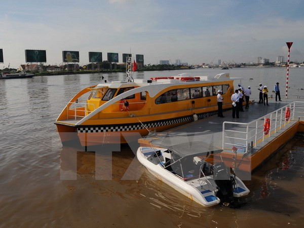 Pondrán en servicio primera ruta de autobús fluvial en Ciudad Ho Chi Minh ảnh 1
