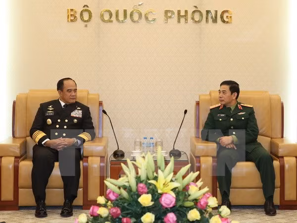 Fuerzas armadas de Vietnam e Indonesia intensifican cooperación ảnh 1