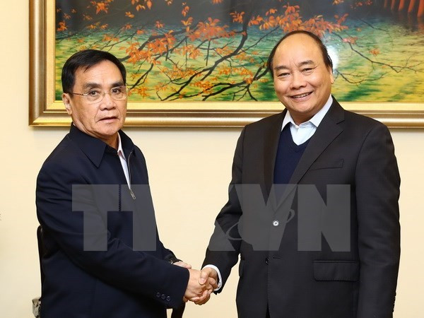 Vietnam siempre atesora vínculos especiales con Laos, afirma premier Xuan Phuc ảnh 1 Vietnam siempre atesora vínculos especiales con Laos, afirma premier Xuan Phuc ảnh 1